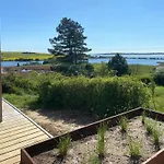 度假居 Modern Summer House Overlooking The Water *