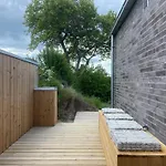 Modern Summer House Overlooking The Water 度假居 *