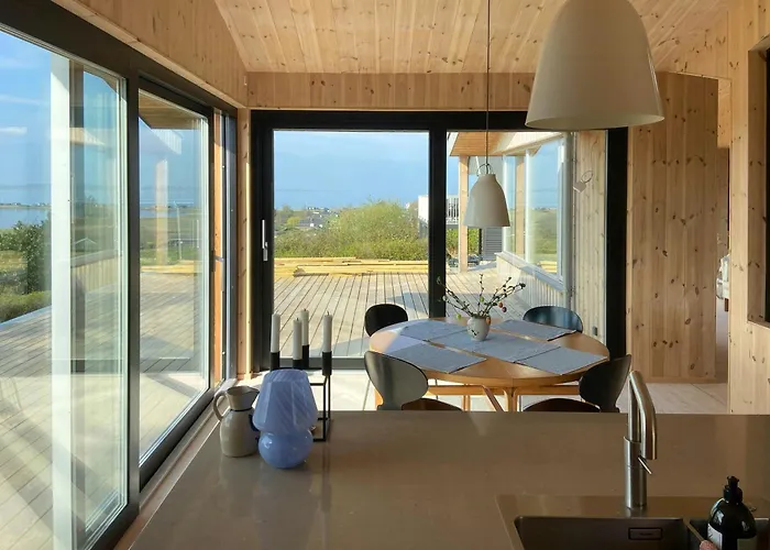 Modern Summer House Overlooking The Water Semesterbostad