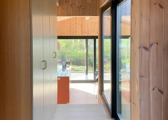 Modern Summer House Overlooking The Water Semesterbostad *