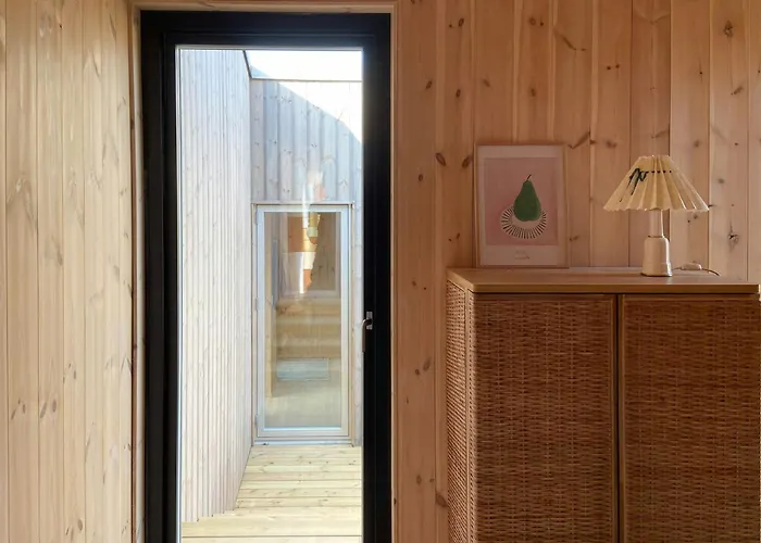 Modern Summer House Overlooking The Water Semesterbostad *