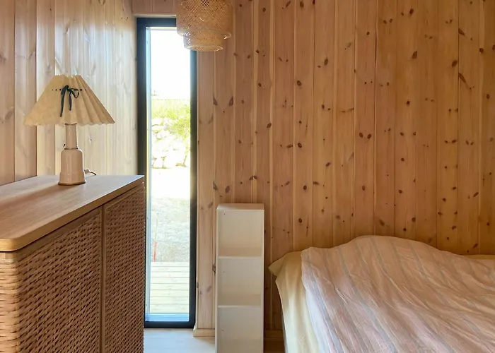 Semesterbostad Modern Summer House Overlooking The Water