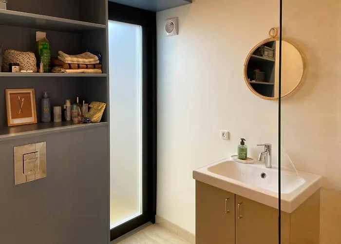 Modern Summer House Overlooking The Water