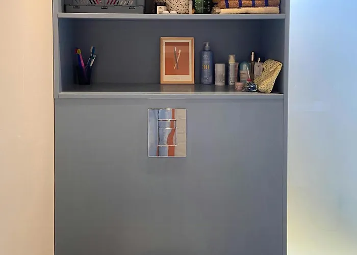 Modern Summer House Overlooking The Water *