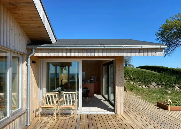 Modern Summer House Overlooking The Water Semesterbostad